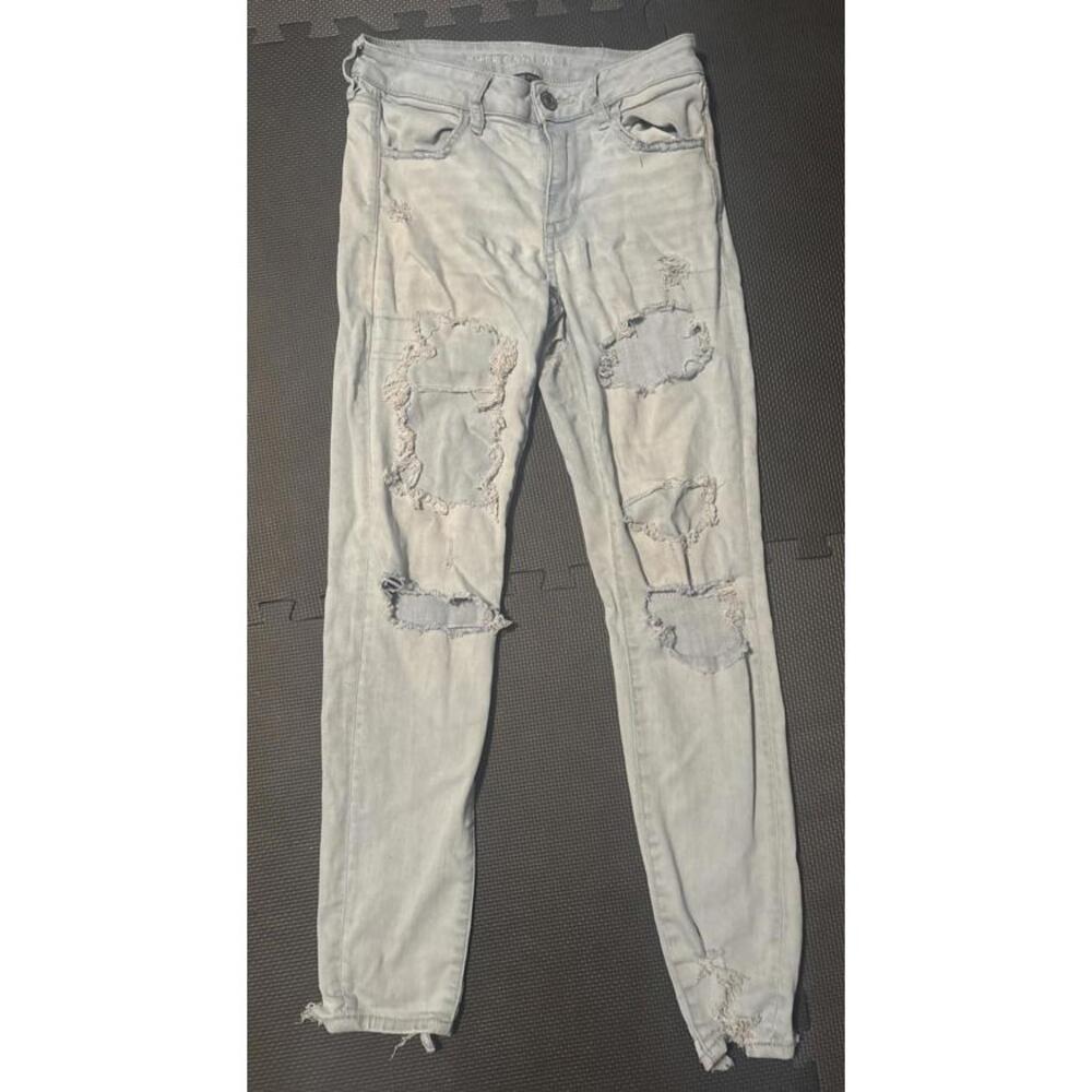 American Eagle Next Level Stretch Ripped Jeans Womens Size 8 Light Denim